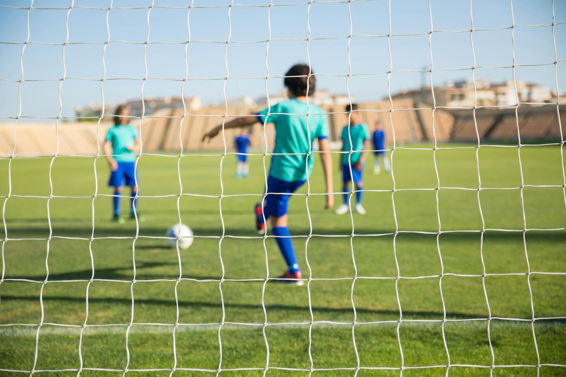 Ropa para entrenamientos y partidos de liga en colegios, totalmente personalizada con el escudo y nombre del jugador